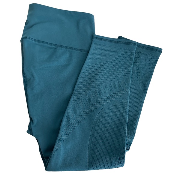 lululemon athletica Pants - Lululemon Cropped Leggings NWOT